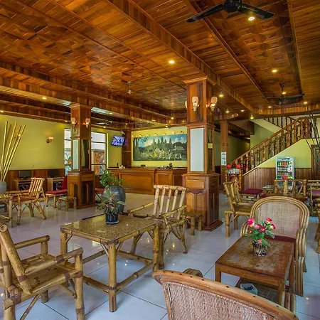Side Walk Hotel