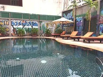 Side Walk Hotel