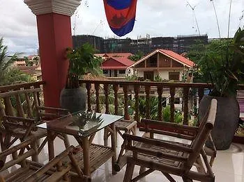 Side Walk Hotel