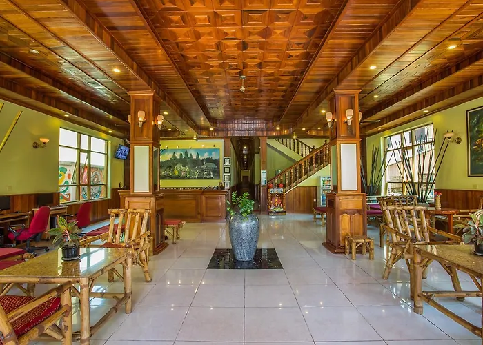 Side Walk Hotel