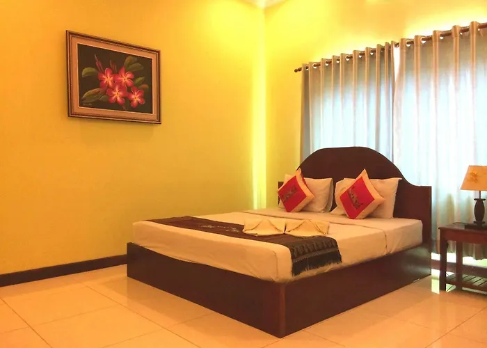 Side Walk Hotel 3*
