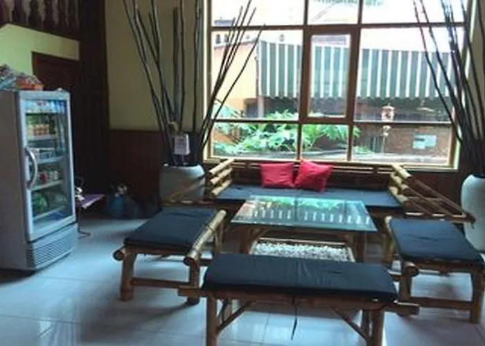 Side Walk Hotel 3*